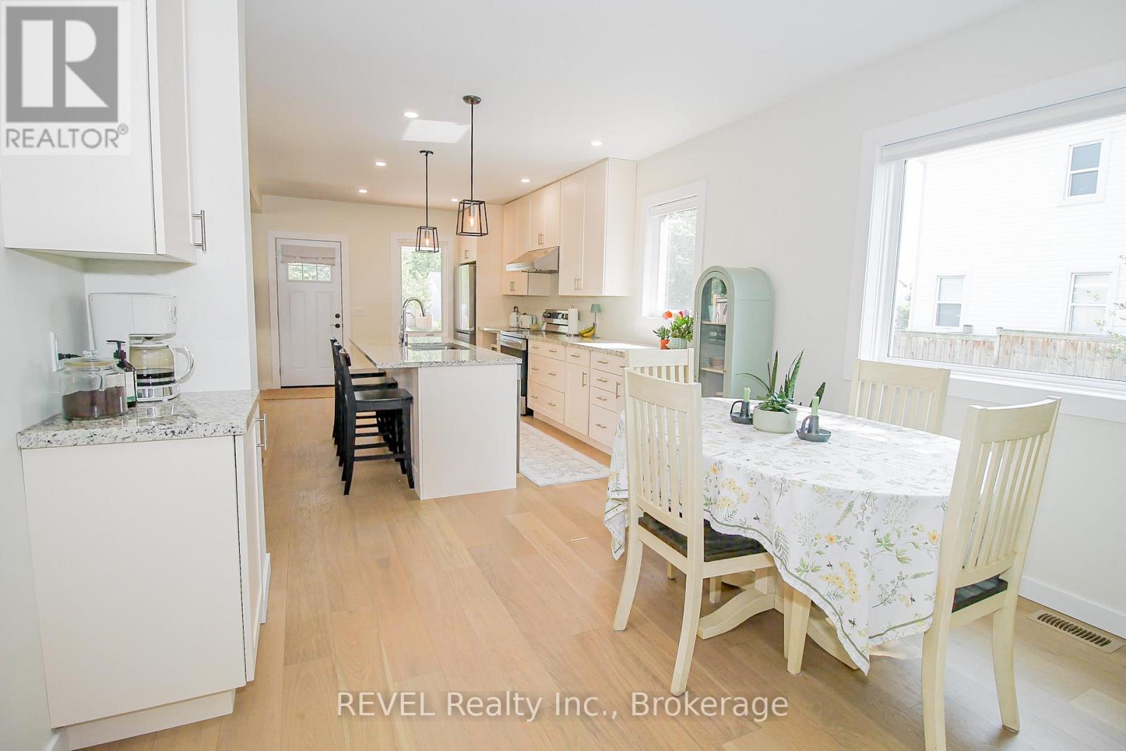 Photo 6 of 44 St George Street, Welland ON