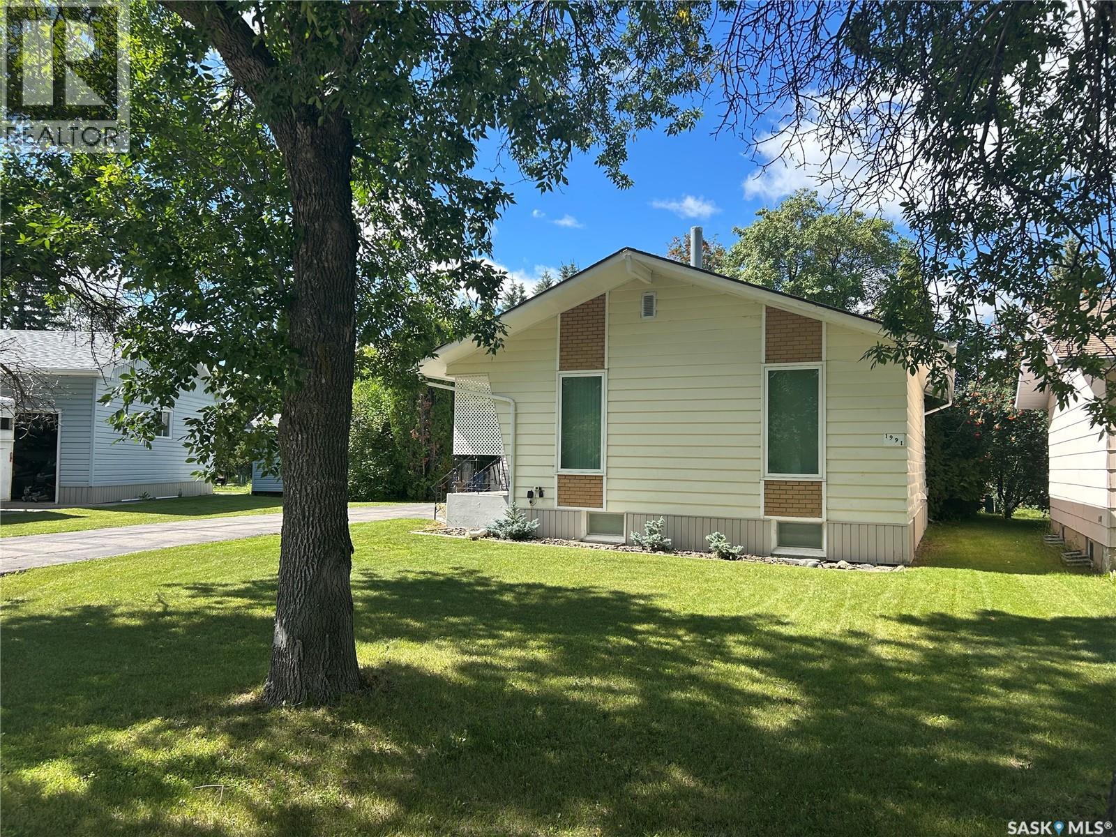Photo 4 of 1991 Newmarket Drive, Tisdale SK