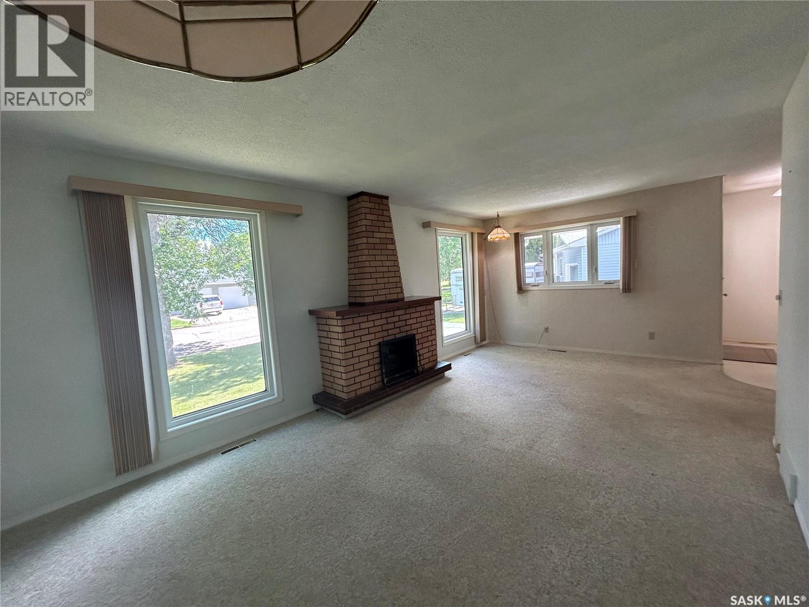 Photo 7 of 1991 Newmarket Drive, Tisdale SK