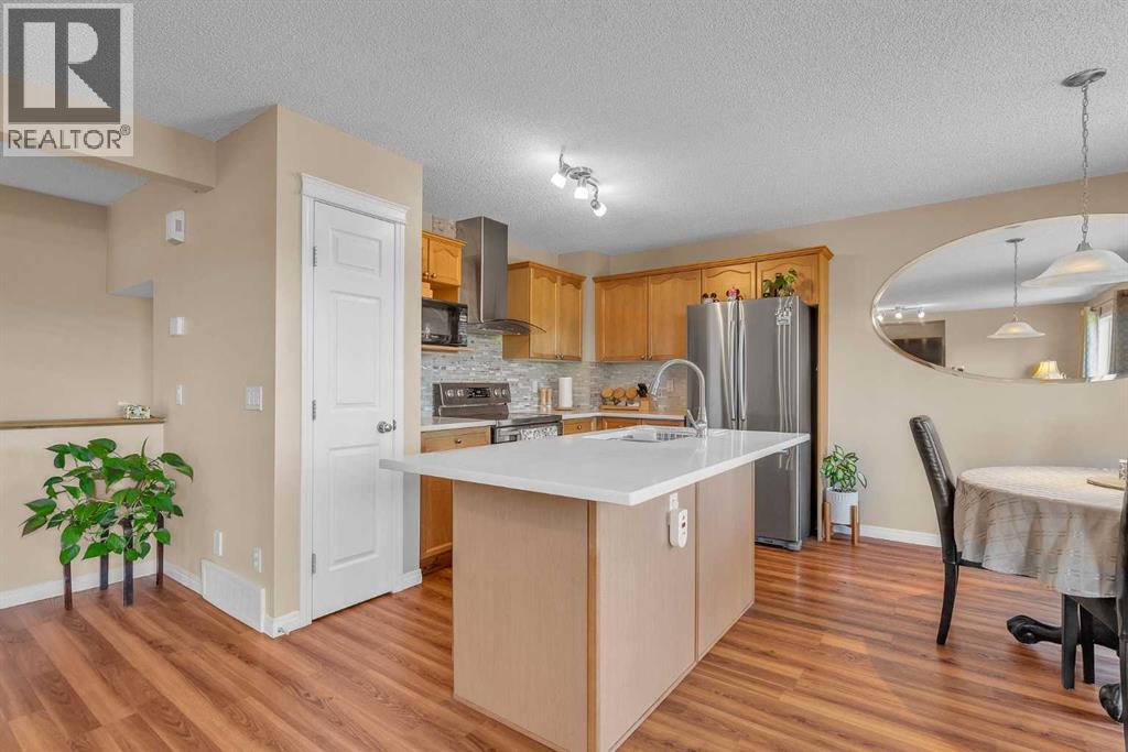 Single Family House for Sale in  Evermeadow Road SW Evergreen Calgary 