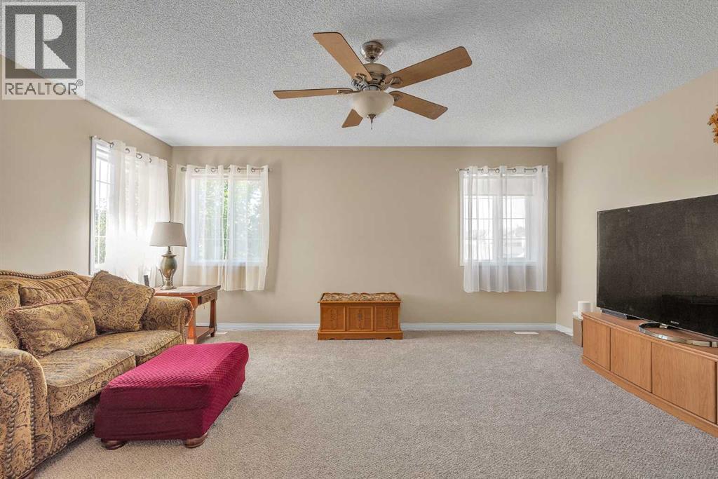 Single Family House for Sale in  Evermeadow Road SW Evergreen Calgary 