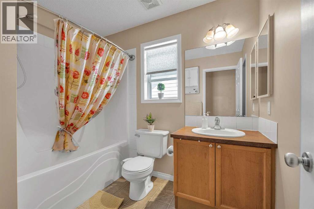 Single Family House for Sale in  Evermeadow Road SW Evergreen Calgary 
