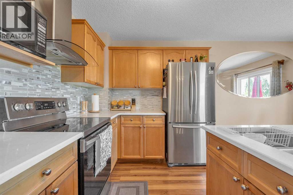 Single Family House for Sale in  Evermeadow Road SW Evergreen Calgary 