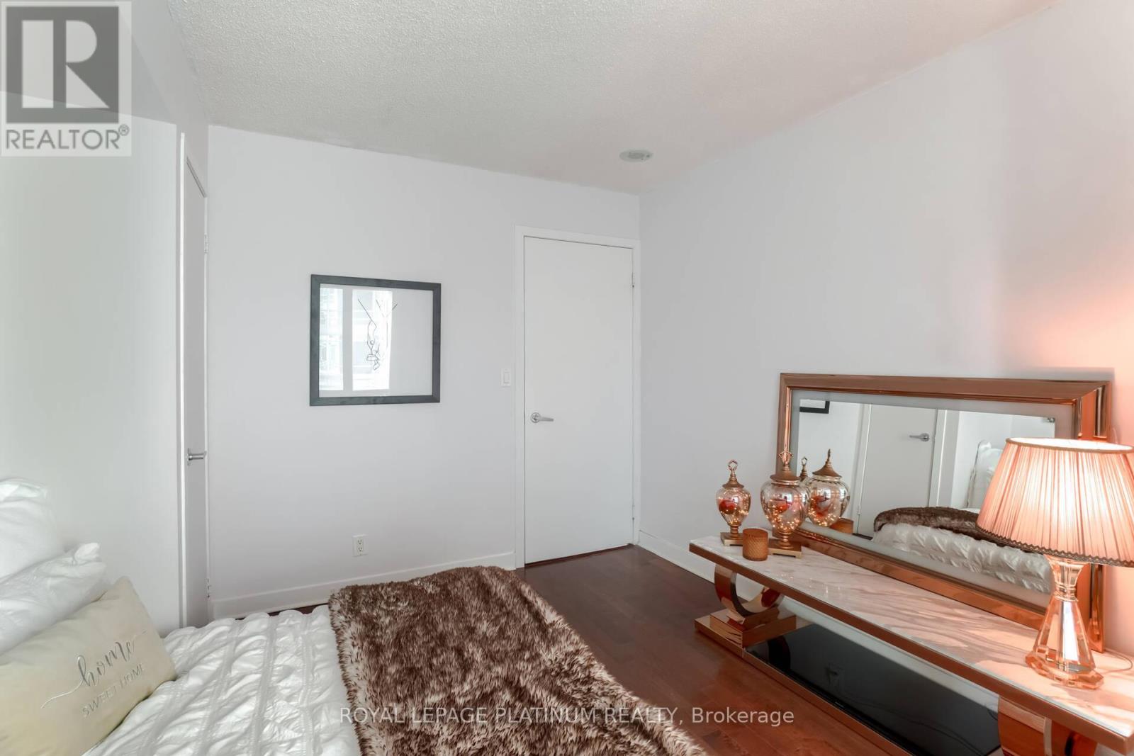 Photo 9 of 2309 397 Front Street W, Toronto ON