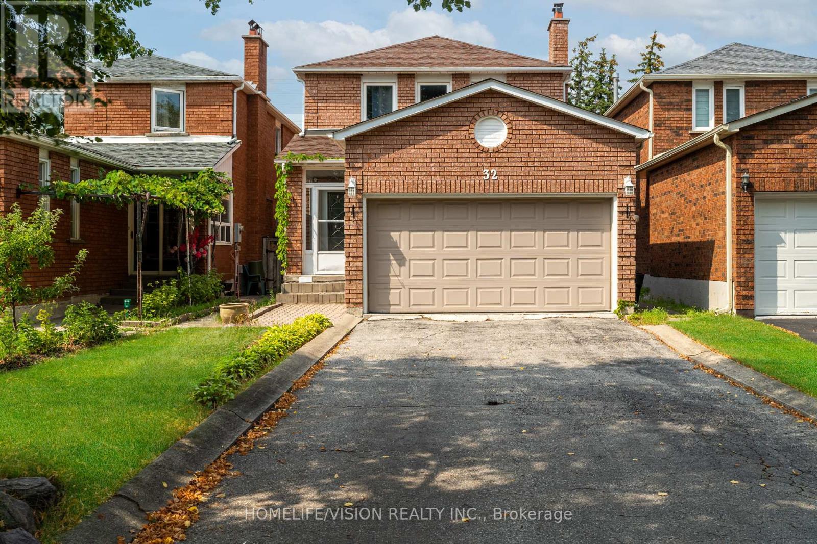 Photo 19 of 32 Mountfield Crescent, Vaughan ON