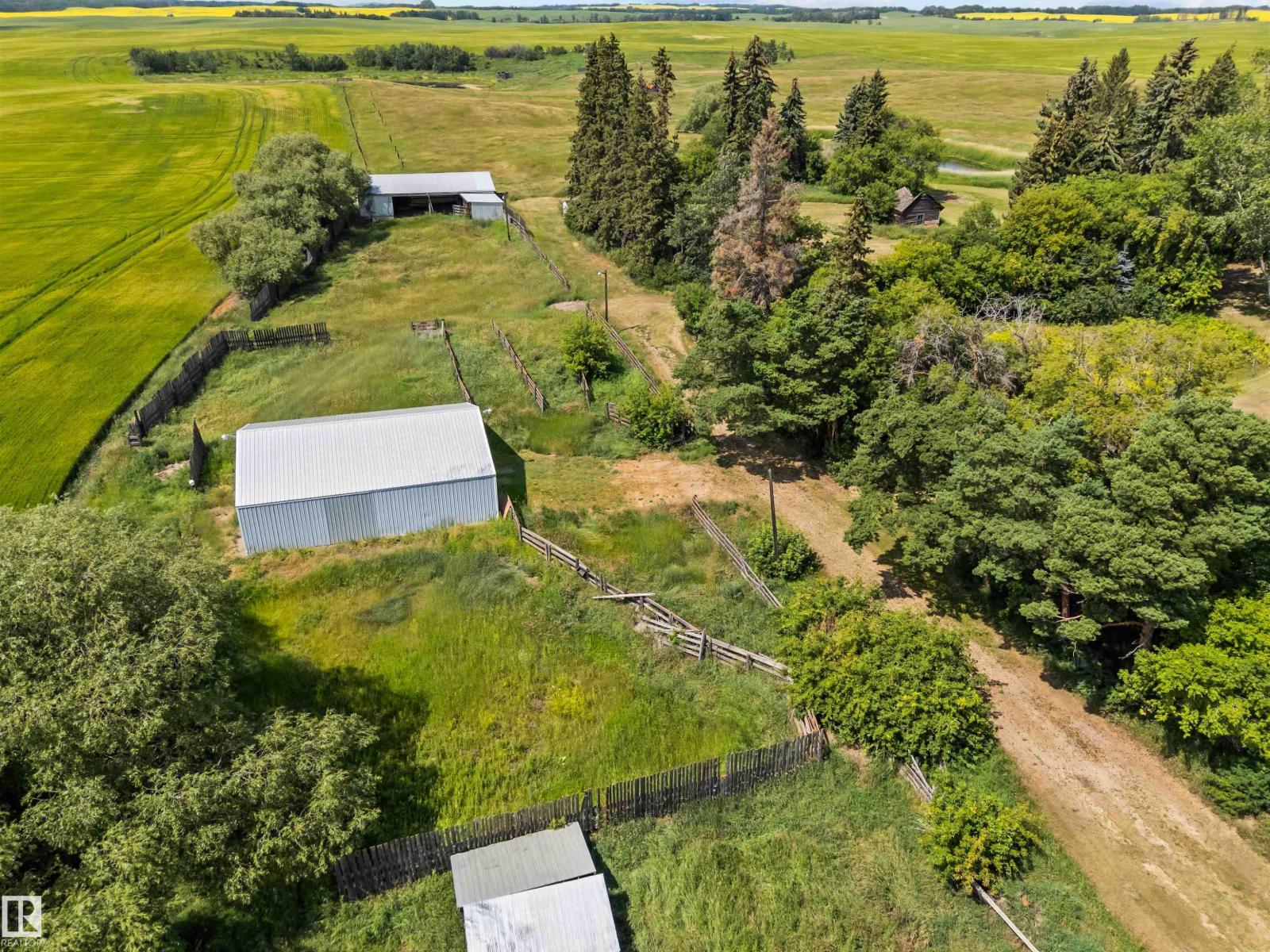 Photo 64 of 564032 564034 Range Road 130, Rural Two Hills County AB
