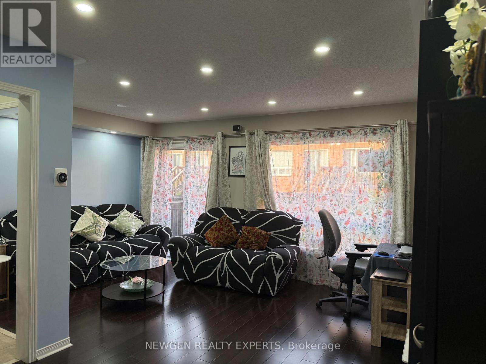 Photo 24 of 229 7360 Zinnia Place, Mississauga ON