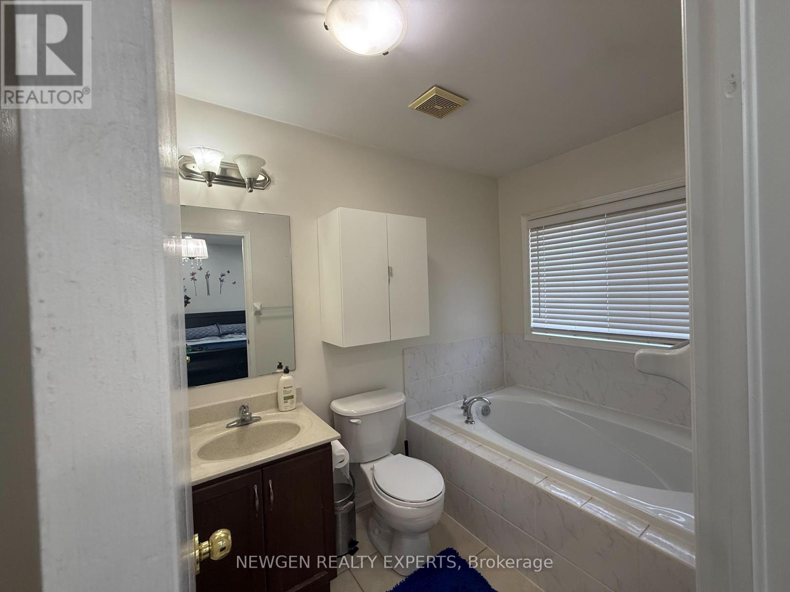 Photo 33 of 229 7360 Zinnia Place, Mississauga ON