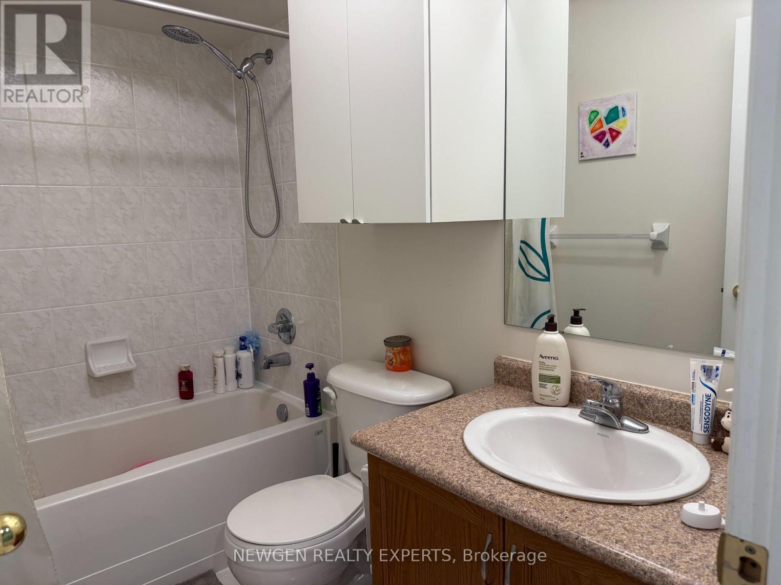 Photo 17 of 229 7360 Zinnia Place, Mississauga ON