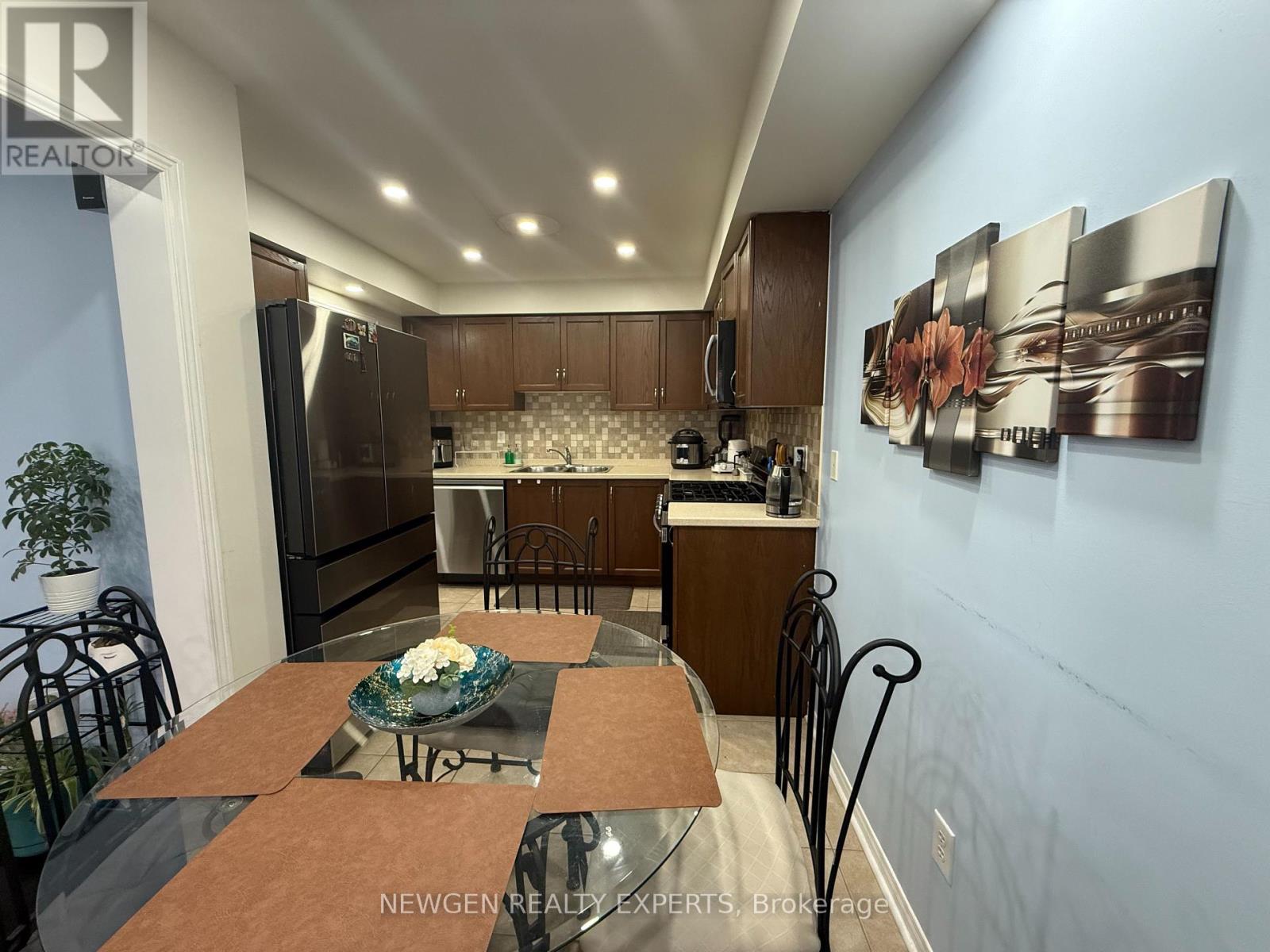 Photo 27 of 229 7360 Zinnia Place, Mississauga ON