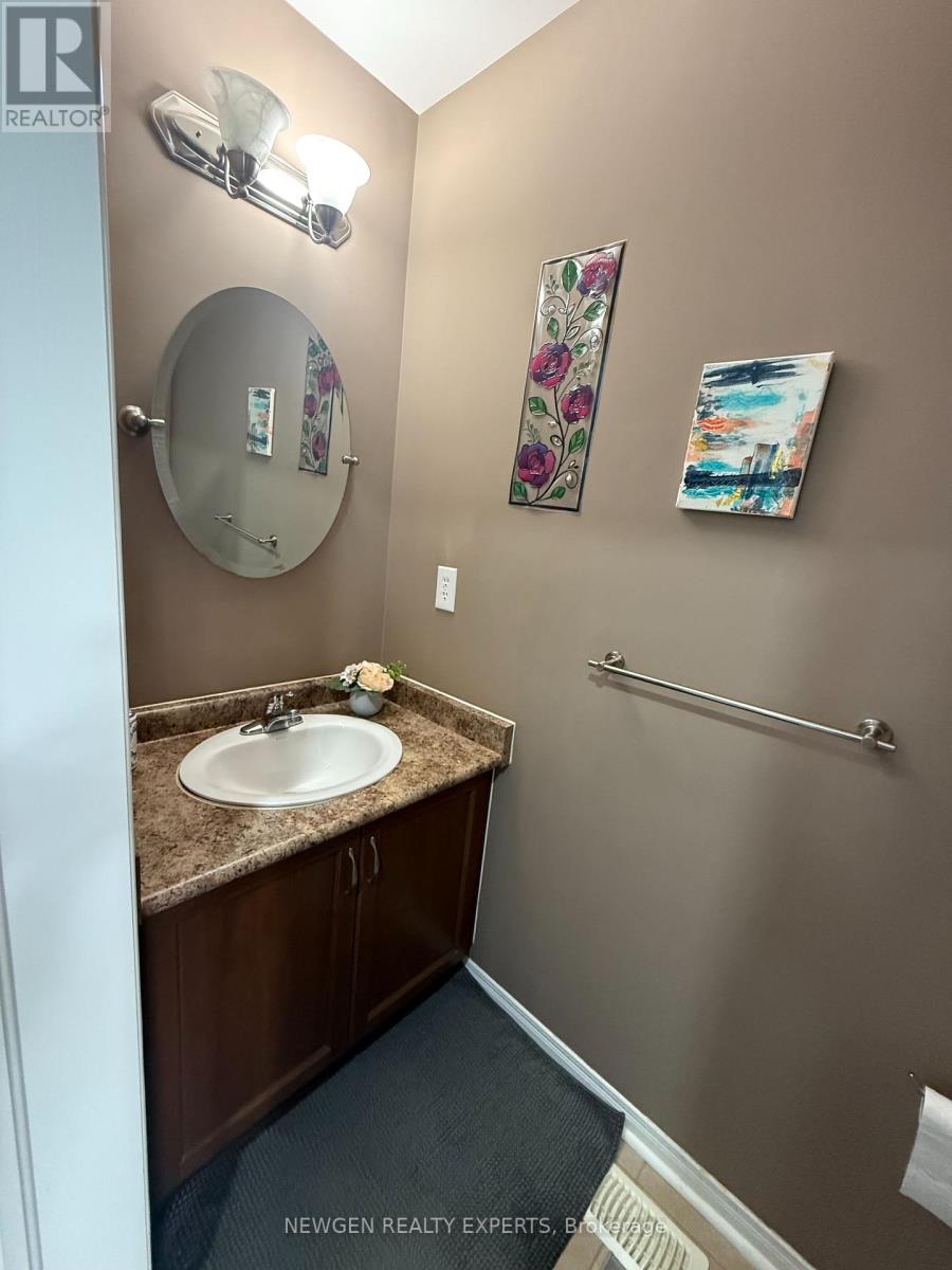 Photo 19 of 229 7360 Zinnia Place, Mississauga ON