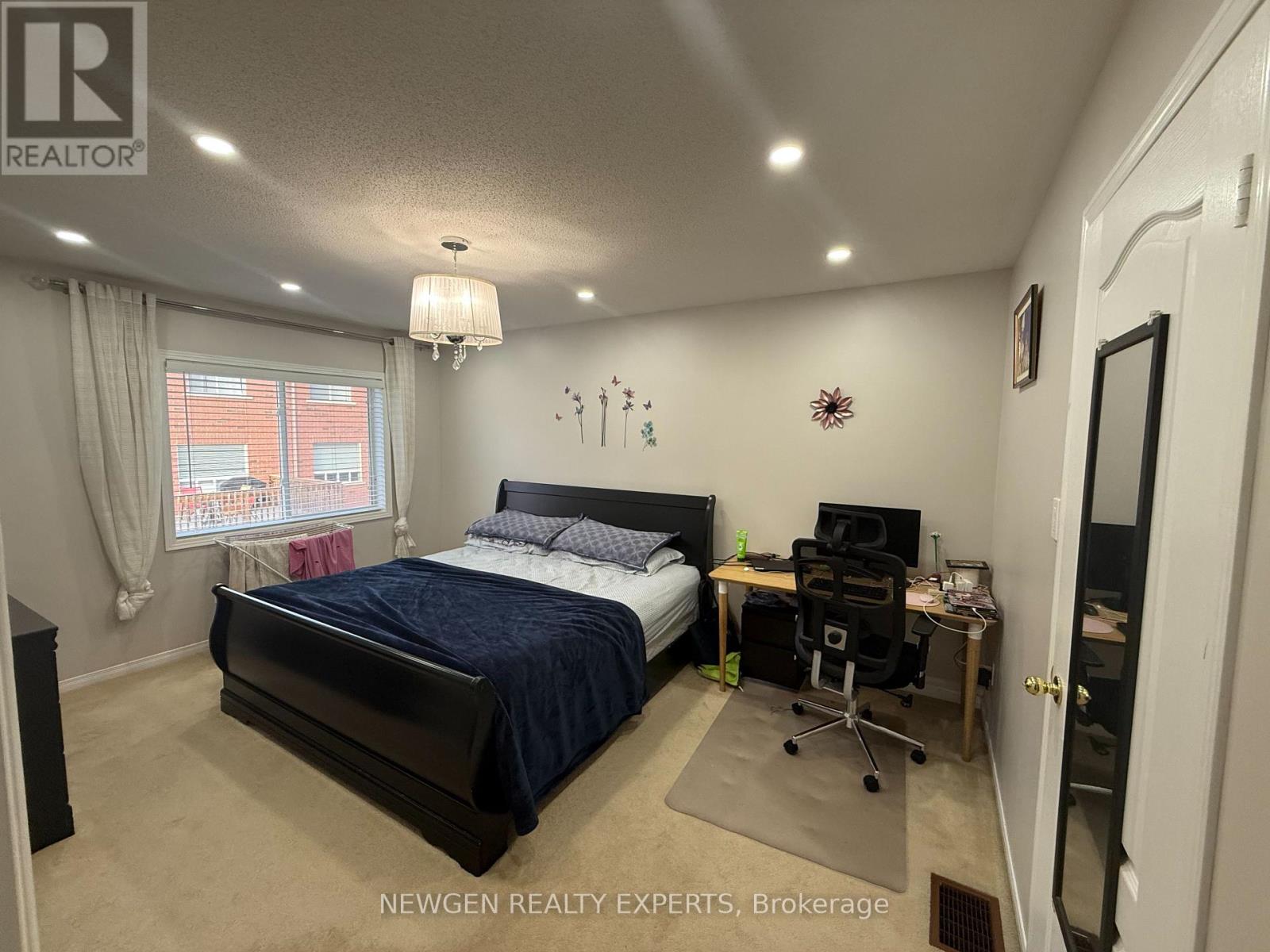 Photo 9 of 229 7360 Zinnia Place, Mississauga ON