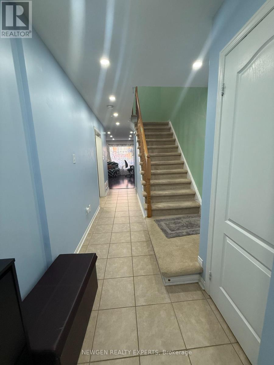 Photo 10 of 229 7360 Zinnia Place, Mississauga ON