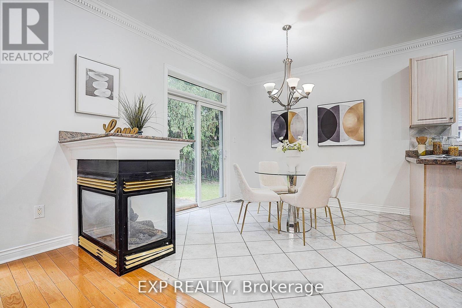 Photo 37 of 12 Tormina Court, Markham ON