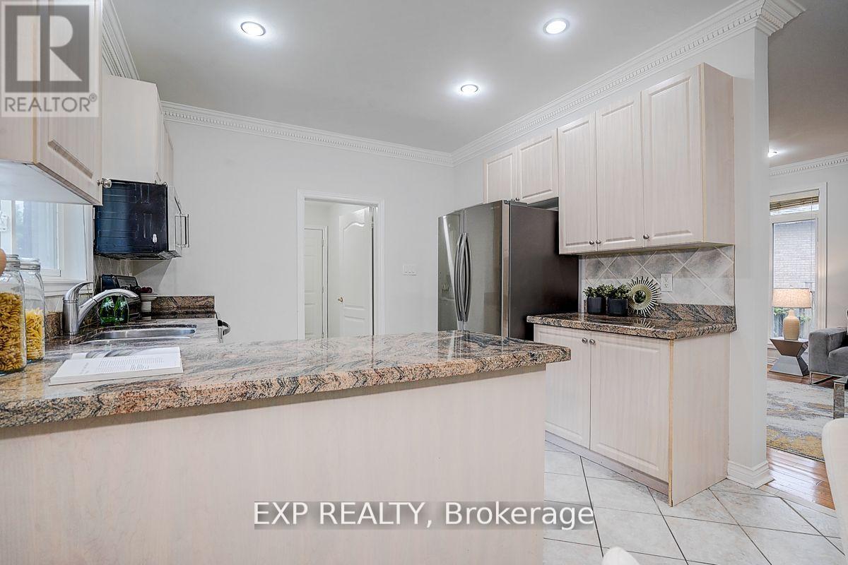 Photo 22 of 12 Tormina Court, Markham ON