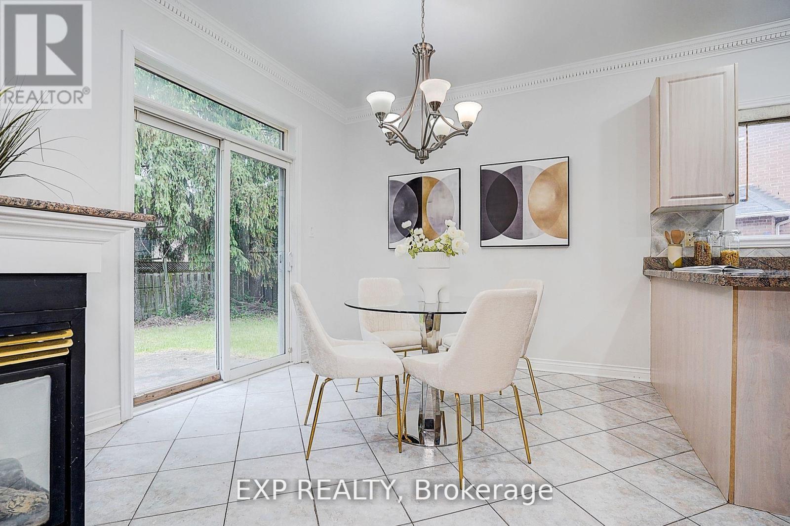 Photo 34 of 12 Tormina Court, Markham ON