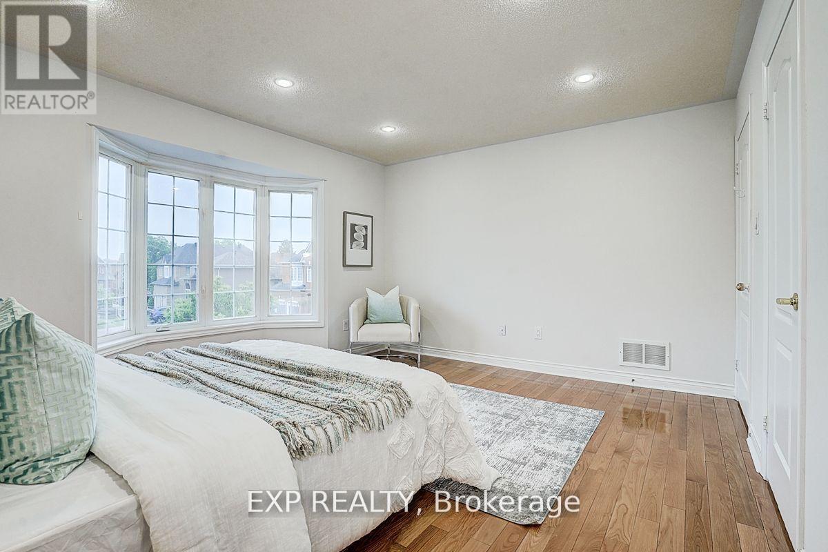 Photo 26 of 12 Tormina Court, Markham ON