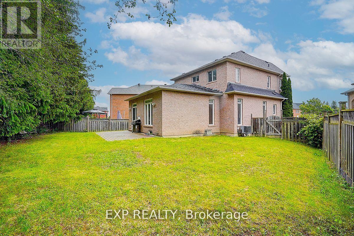 Photo 33 of 12 Tormina Court, Markham ON