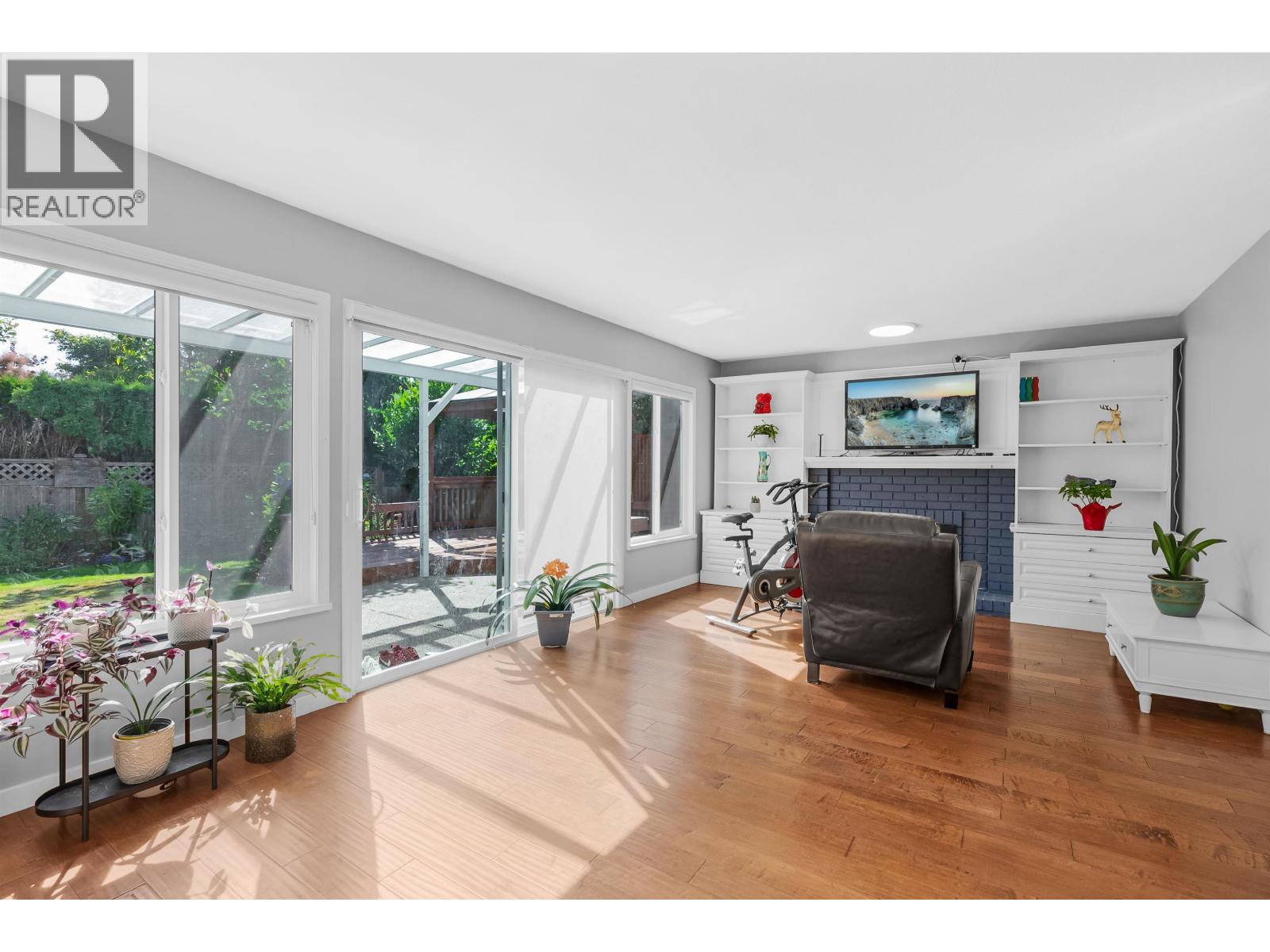 Photo 10 of 4652 55 A Street, Delta BC