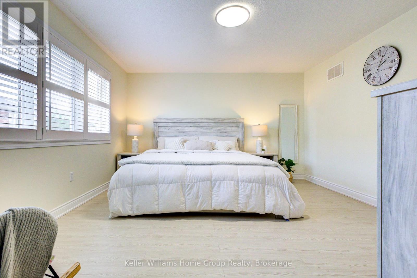Photo 9 of 435 Pozbou Crescent, Milton ON