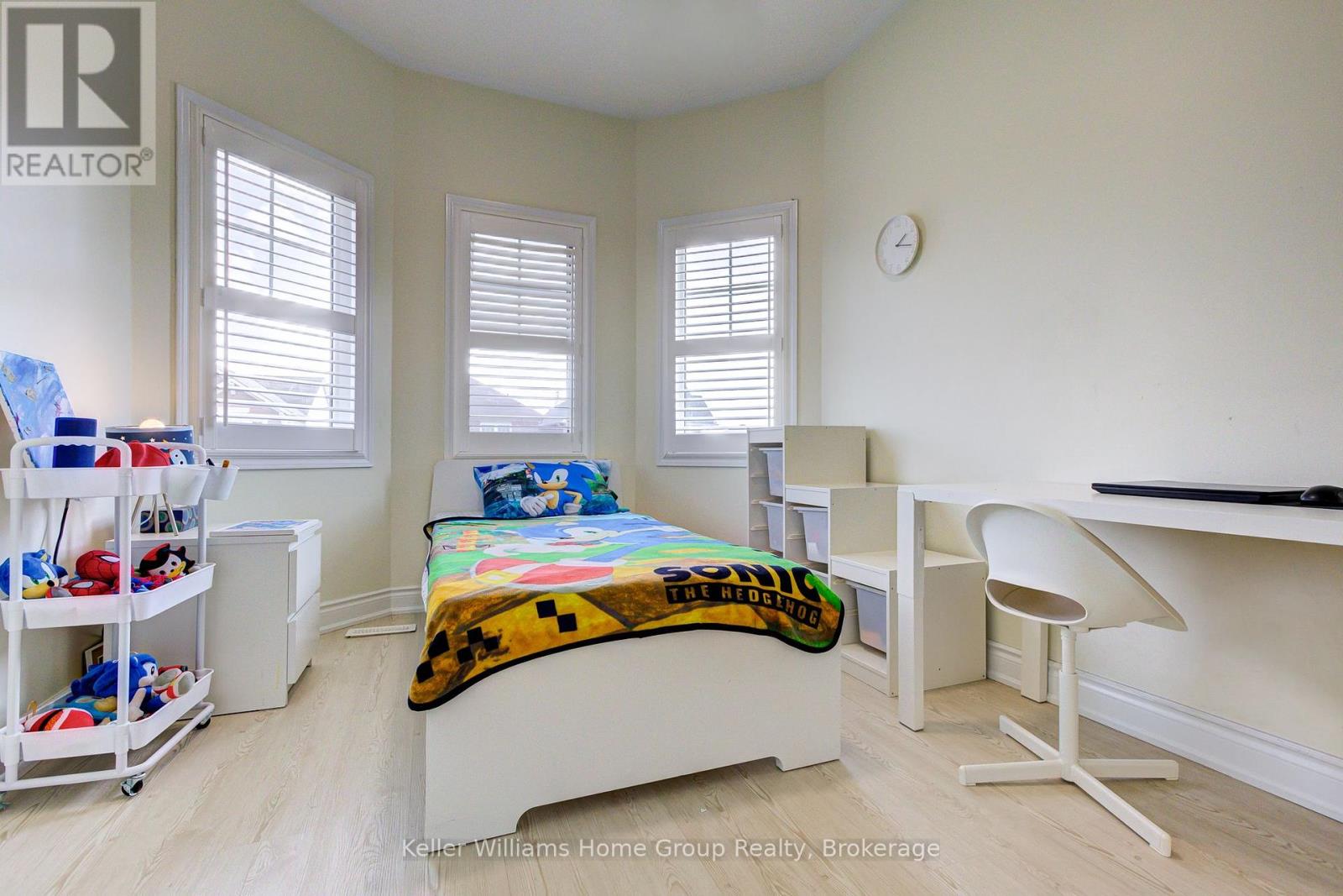 Photo 7 of 435 Pozbou Crescent, Milton ON