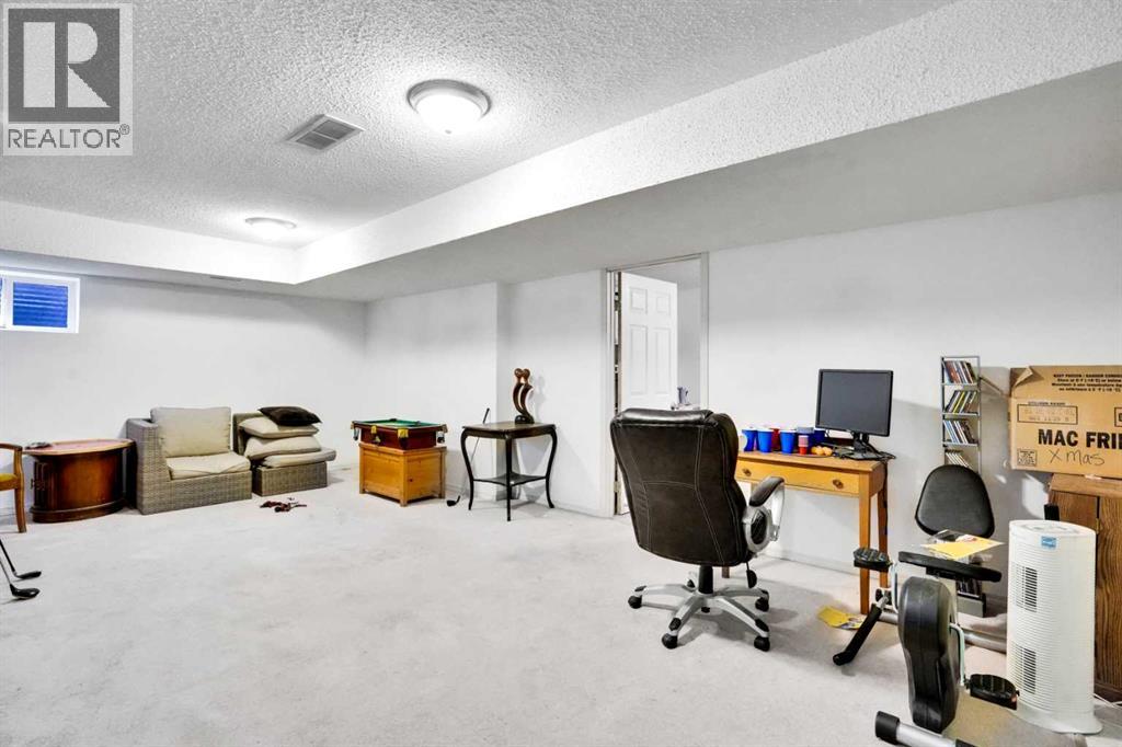 Single Family House for Sale in  Coral Springs Boulevard NE Coral Springs Calgary 