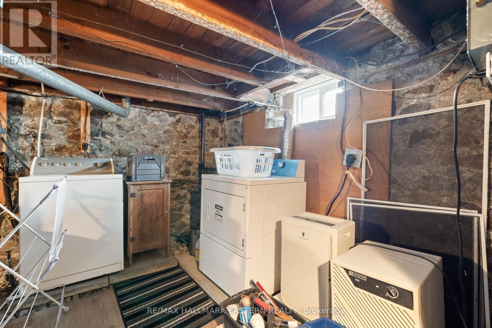 Photo 10 of 198 Hazlitt Street, Peterborough ON