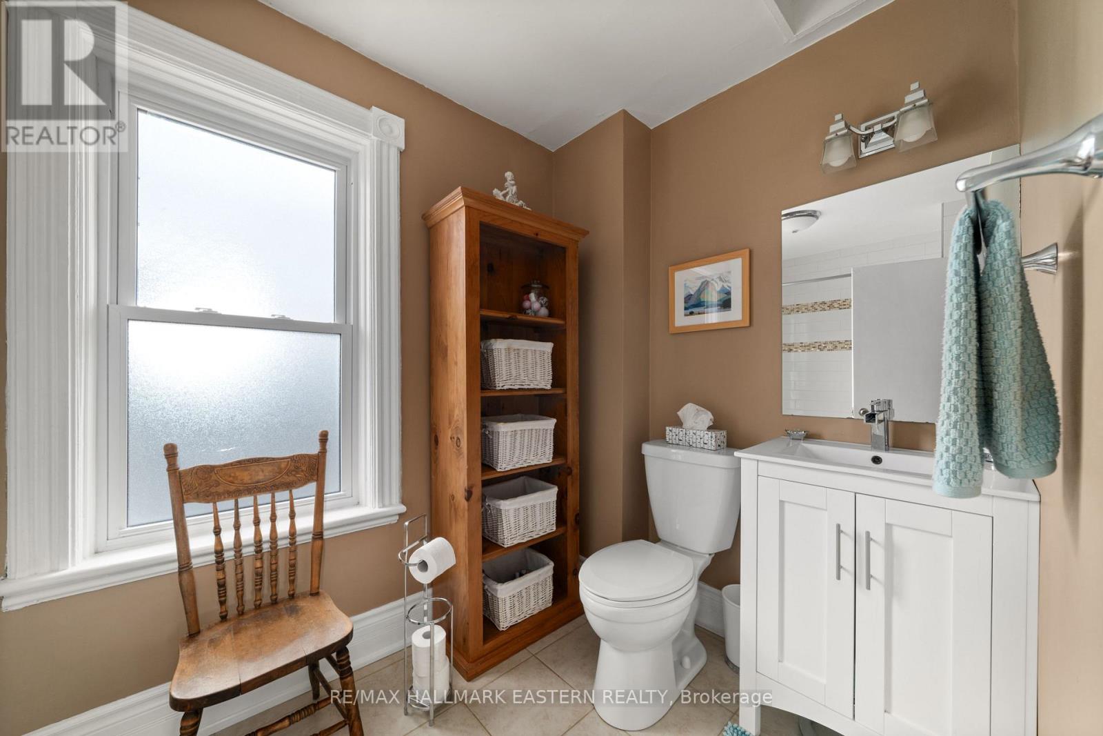 Photo 20 of 198 Hazlitt Street, Peterborough ON