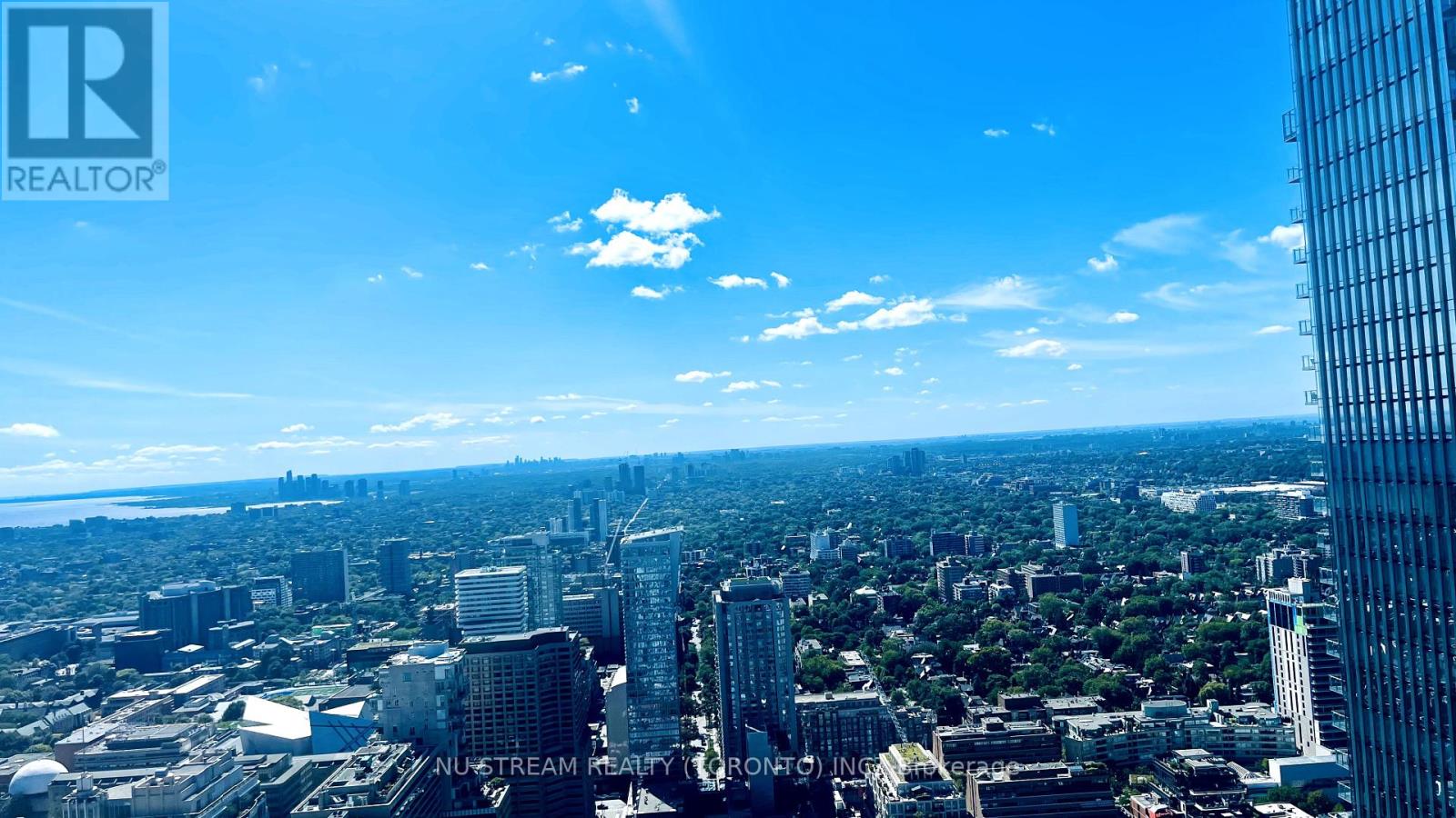 Photo 30 of 4809 11 Yorkville Avenue, Toronto ON