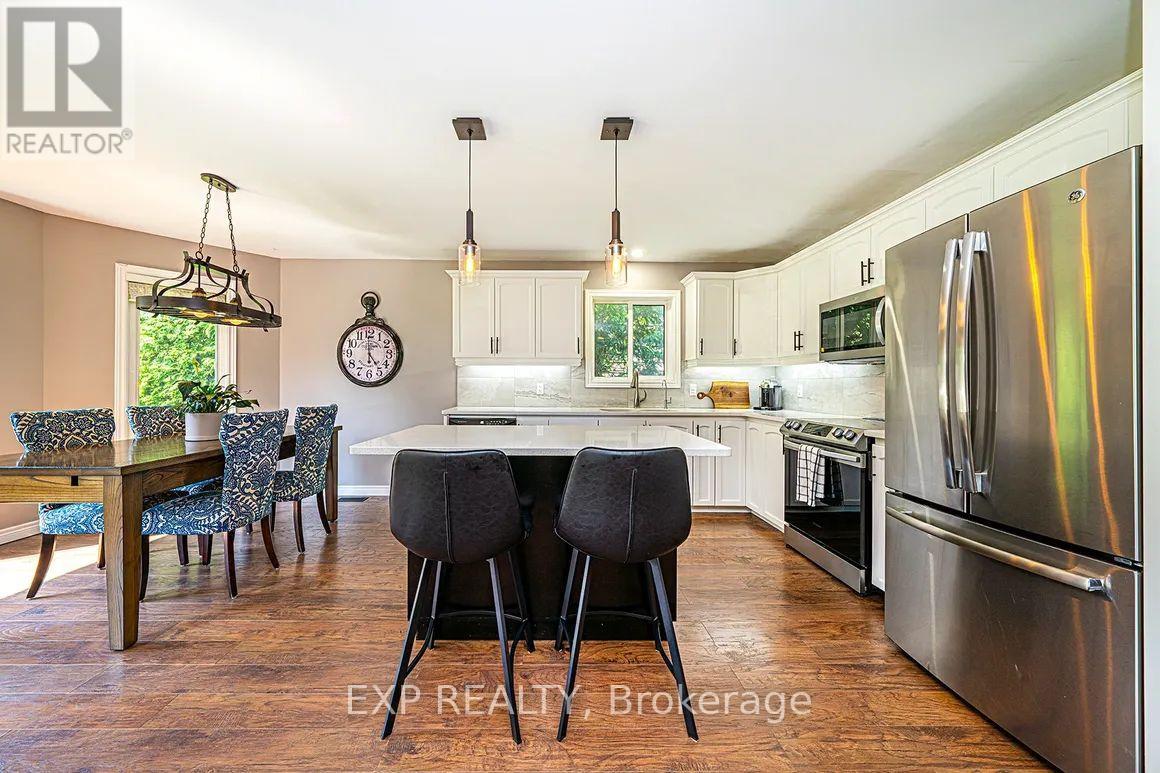 Photo 10 of 58 Sandra Drive, Georgina ON