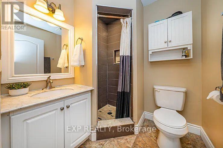 Photo 23 of 58 Sandra Drive, Georgina ON