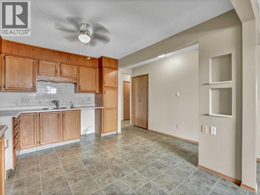 Photo 19 of 225 3090 15 Avenue Se, Medicine Hat AB