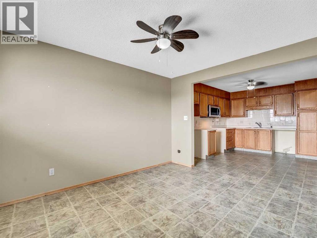 Photo 7 of 225 3090 15 Avenue Se, Medicine Hat AB