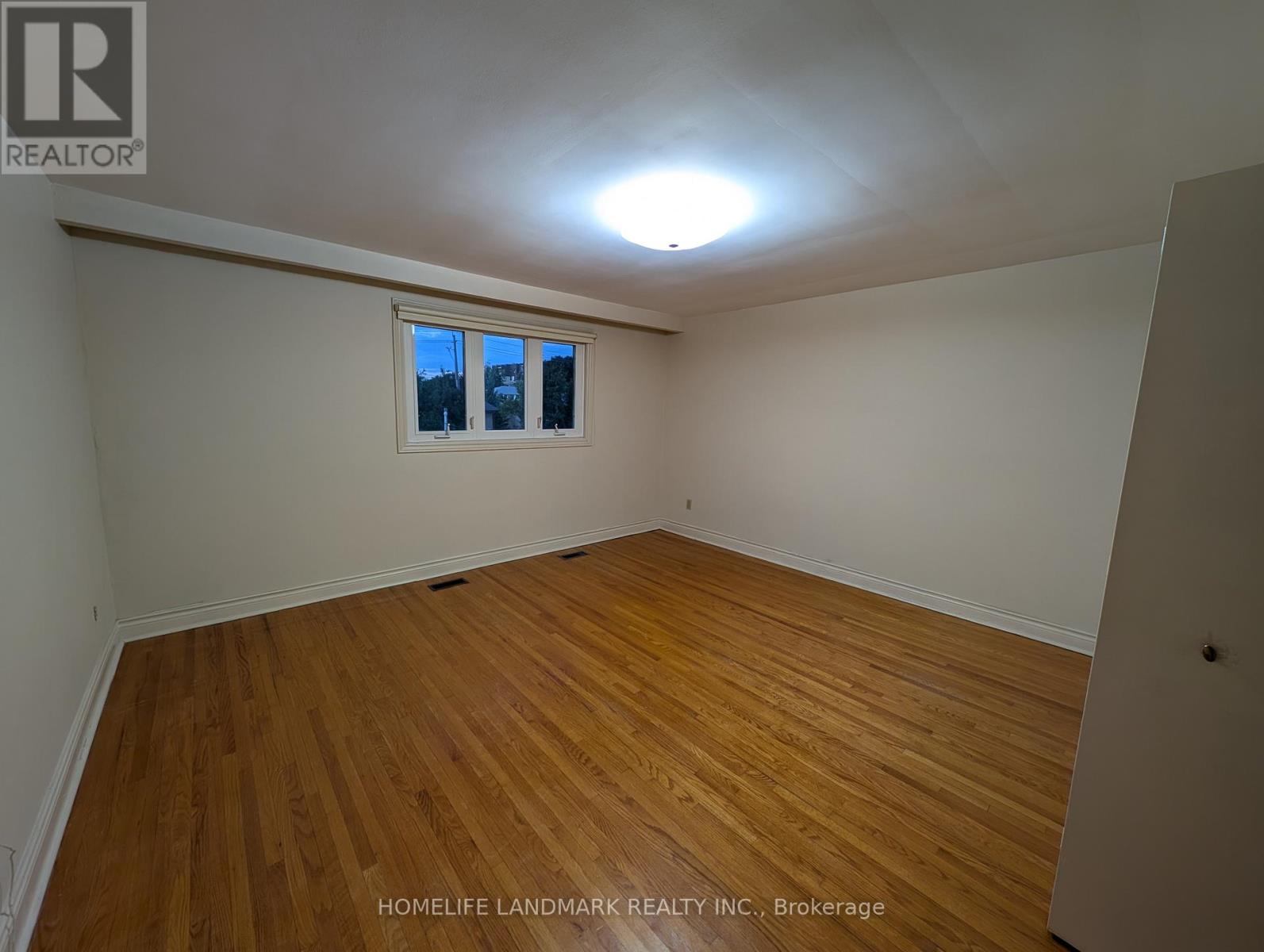 Photo 11 of Upper Unit 56 Bickerton Crescent, Toronto ON