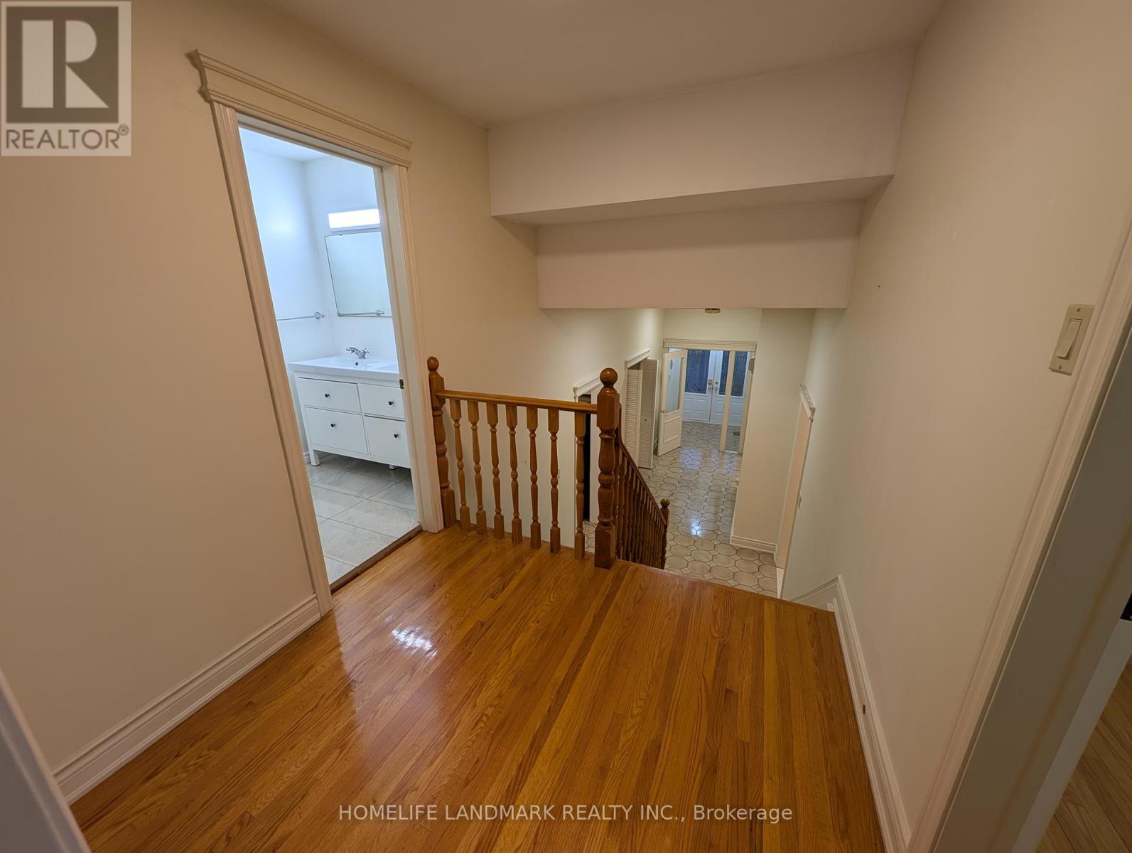 Photo 19 of Upper Unit 56 Bickerton Crescent, Toronto ON