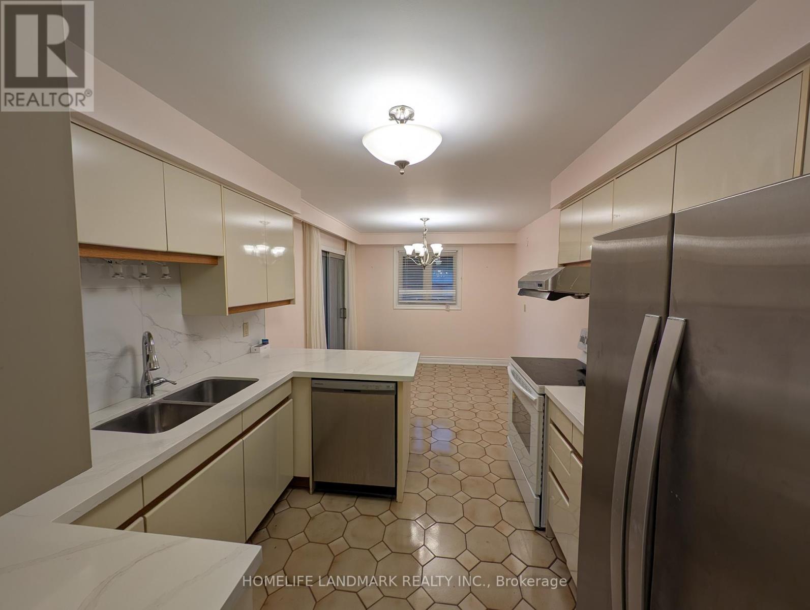 Photo 9 of Upper Unit 56 Bickerton Crescent, Toronto ON