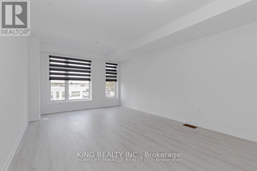 Photo 18 of 1539 Midland Avenue, Toronto ON