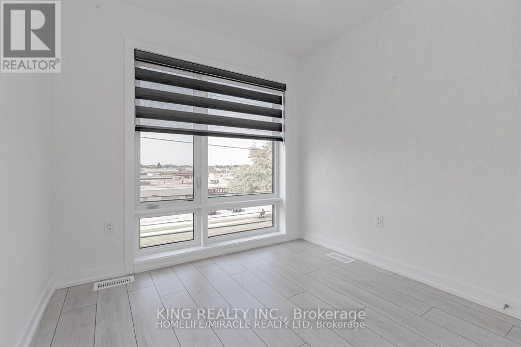Photo 30 of 1539 Midland Avenue, Toronto ON
