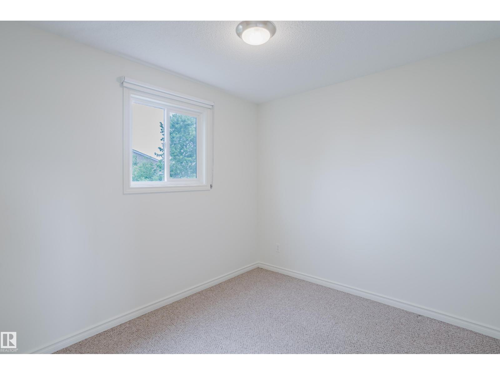 Photo 27 of 1168 Millbourne Rd E Nw, Edmonton AB