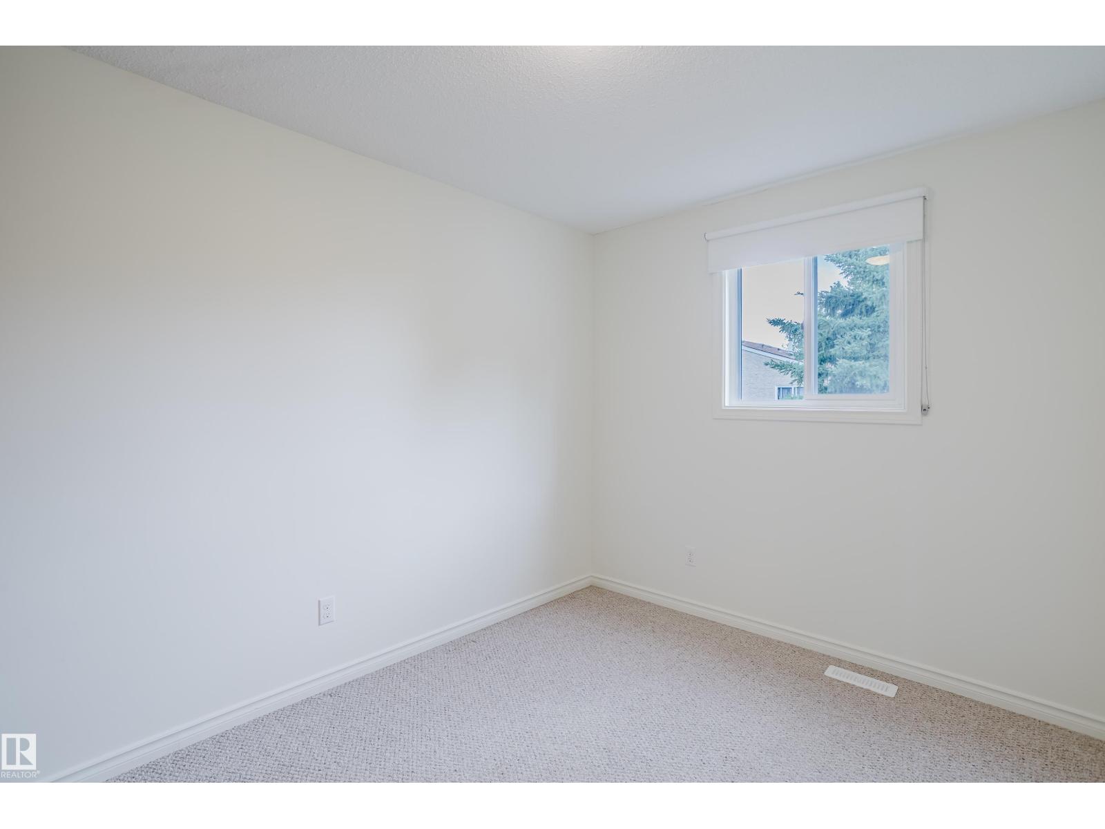 Photo 41 of 1168 Millbourne Rd E Nw, Edmonton AB