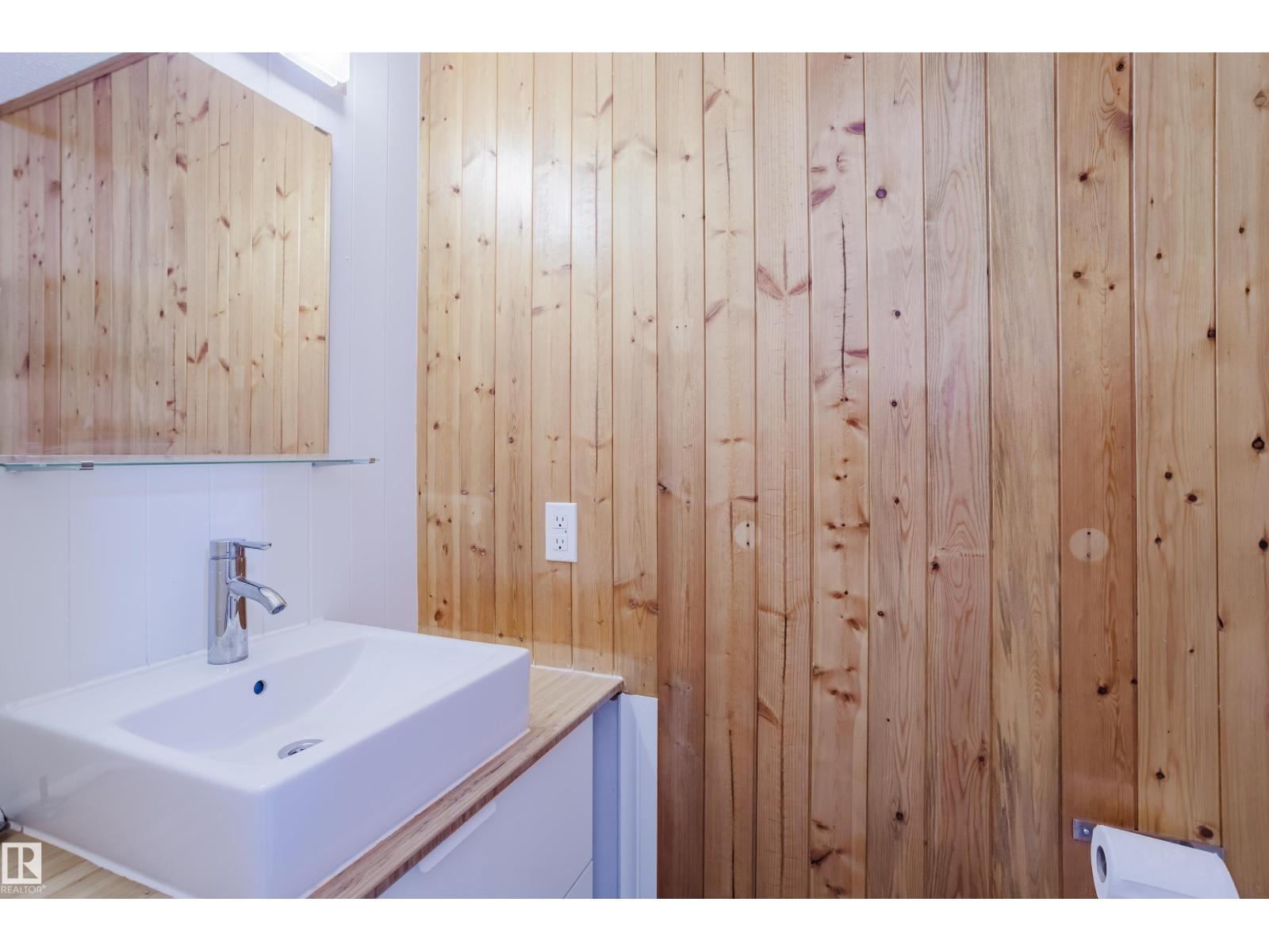 Photo 20 of 1168 Millbourne Rd E Nw, Edmonton AB