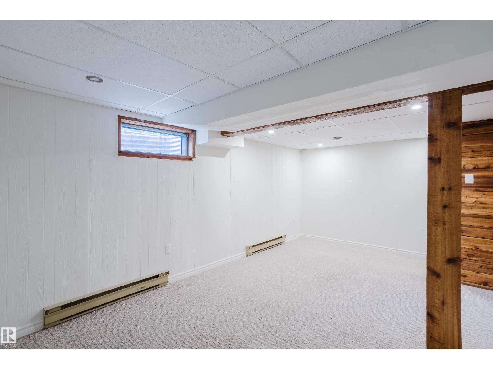 Photo 22 of 1168 Millbourne Rd E Nw, Edmonton AB