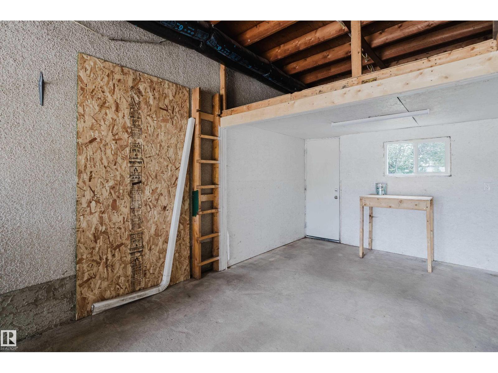 Photo 38 of 1168 Millbourne Rd E Nw, Edmonton AB