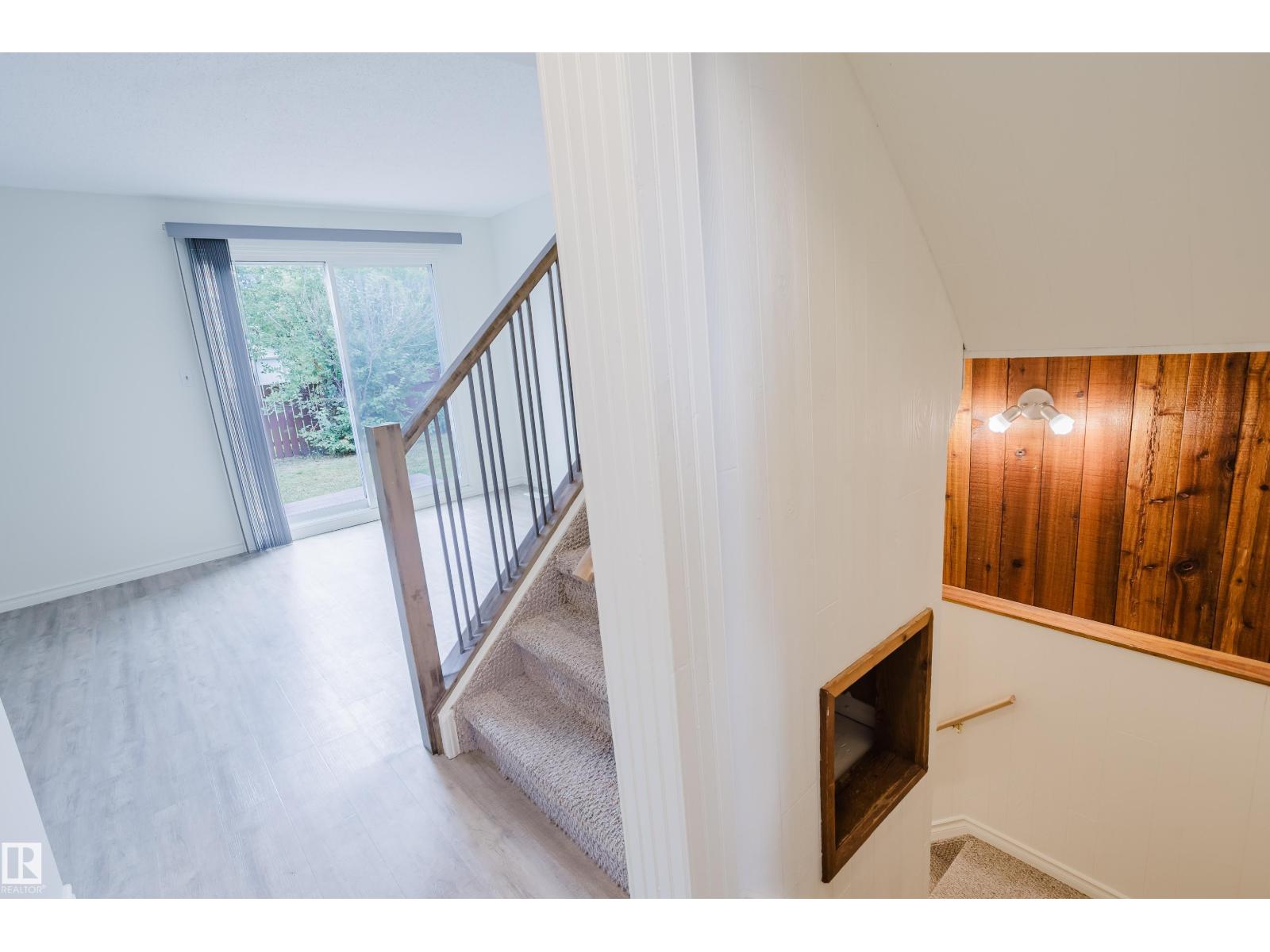 Photo 24 of 1168 Millbourne Rd E Nw, Edmonton AB