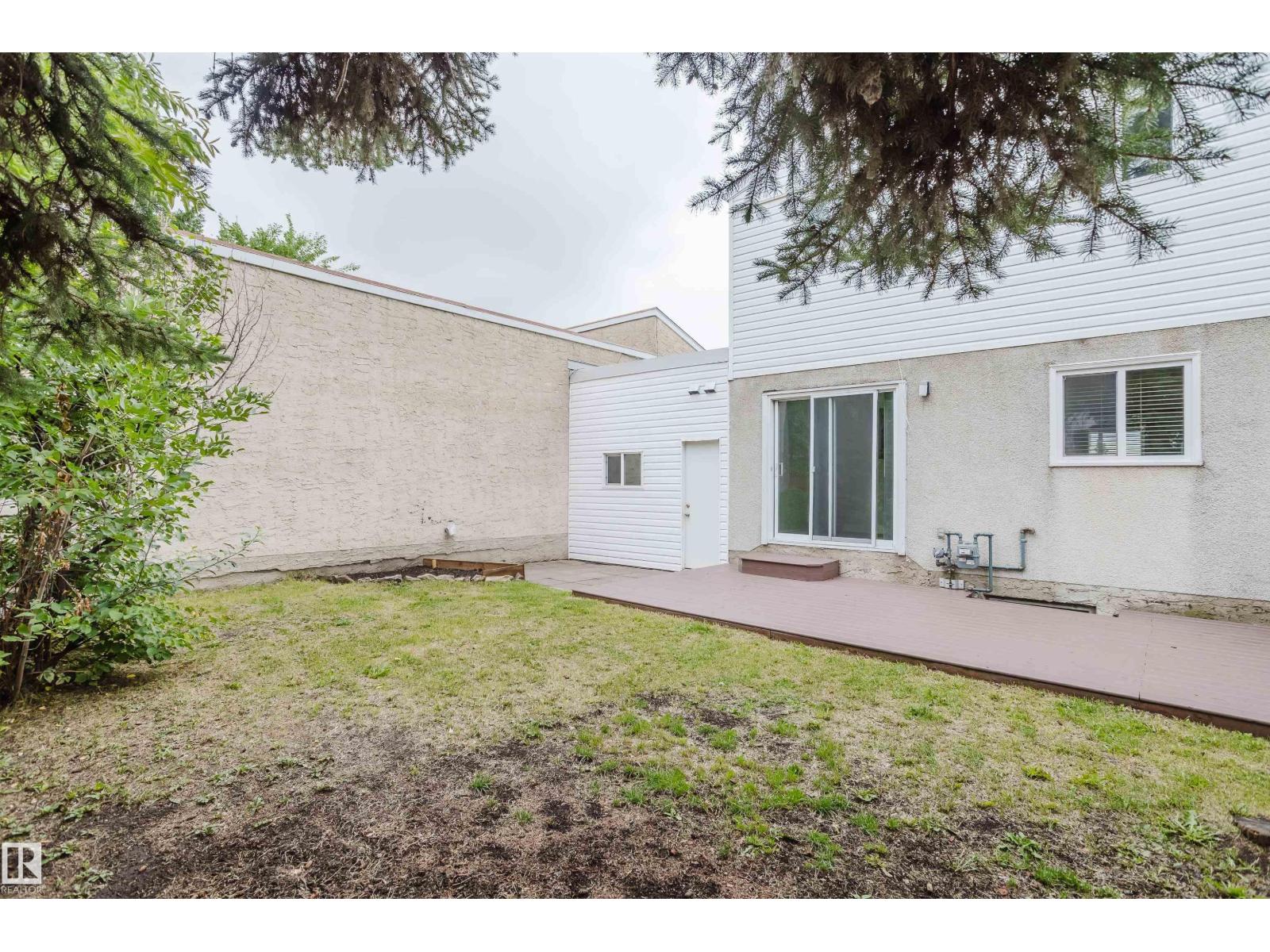 Photo 12 of 1168 Millbourne Rd E Nw, Edmonton AB