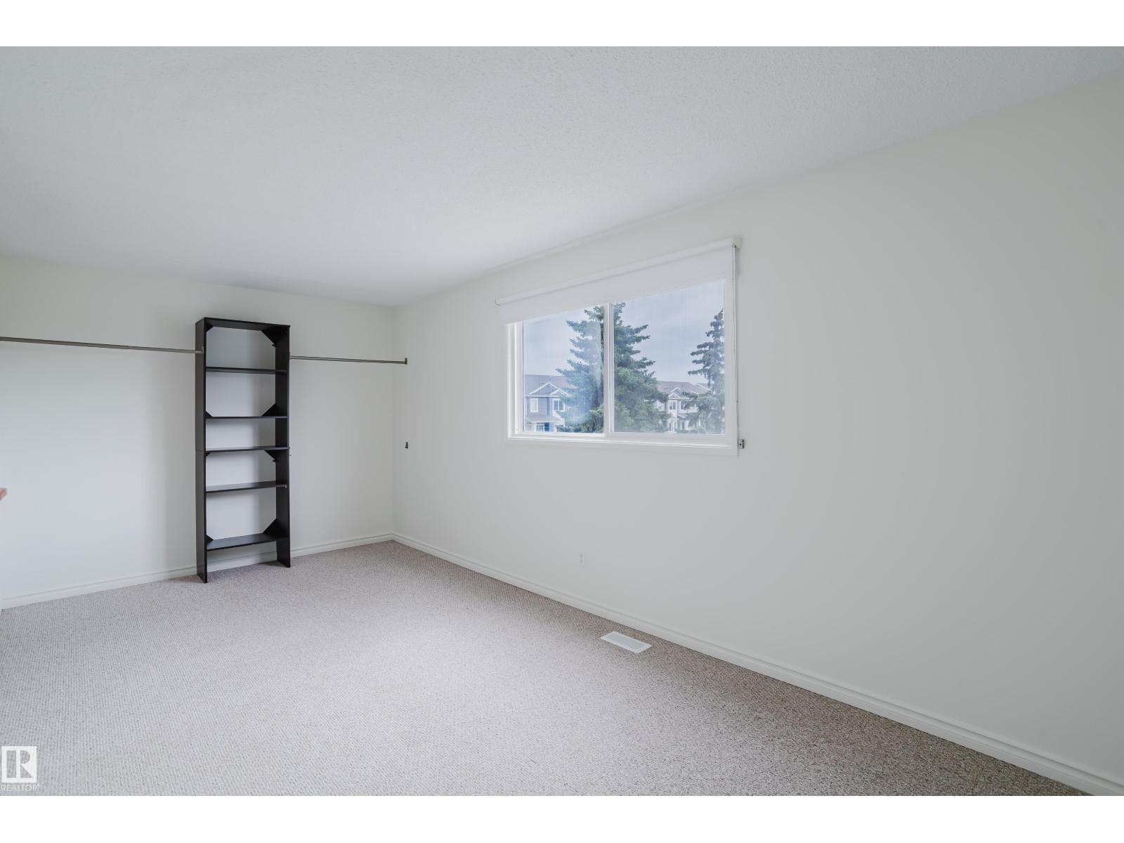 Photo 37 of 1168 Millbourne Rd E Nw, Edmonton AB