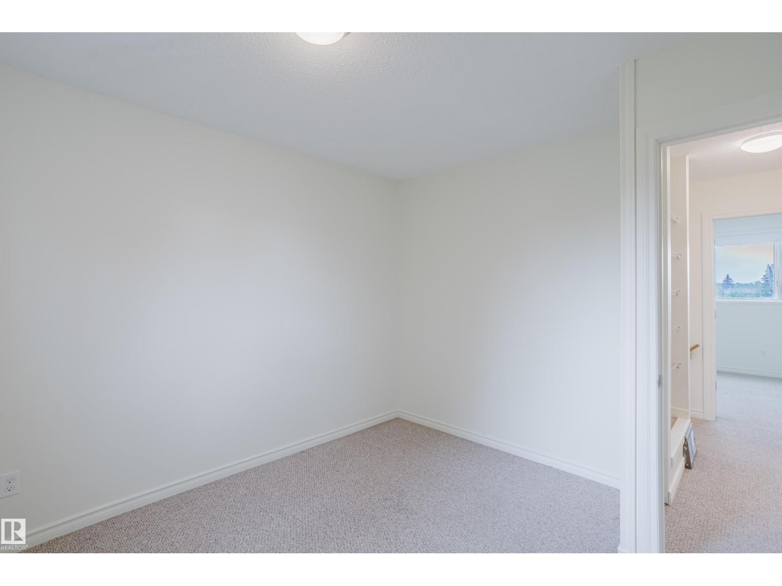 Photo 30 of 1168 Millbourne Rd E Nw, Edmonton AB