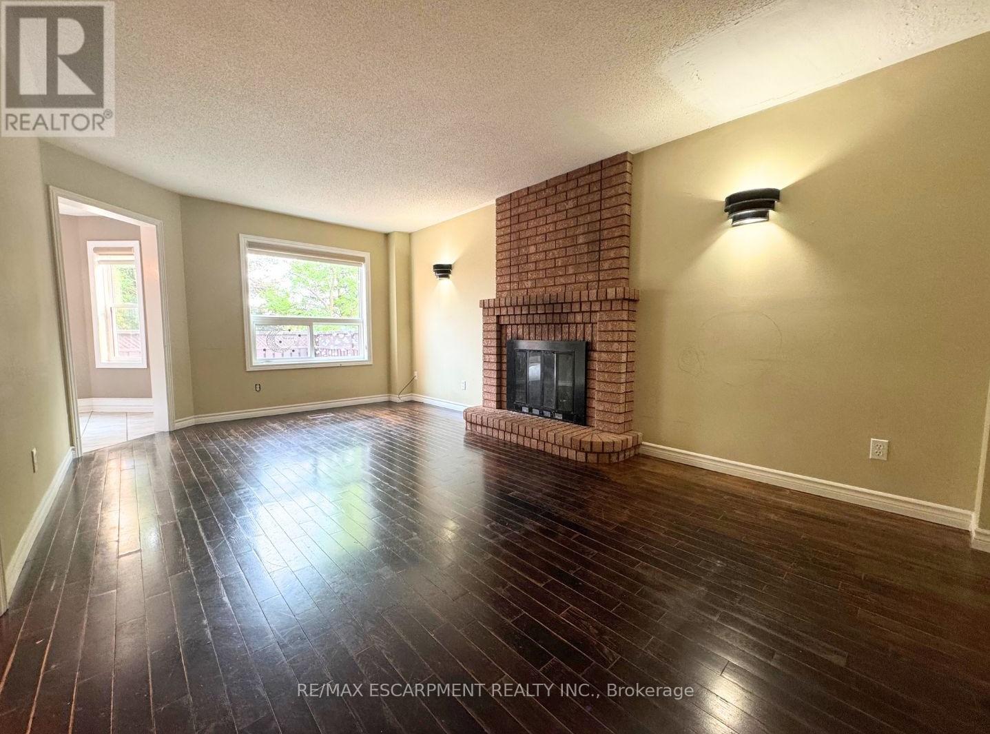 Photo 36 of 1362 Pilgrims Way, Oakville ON