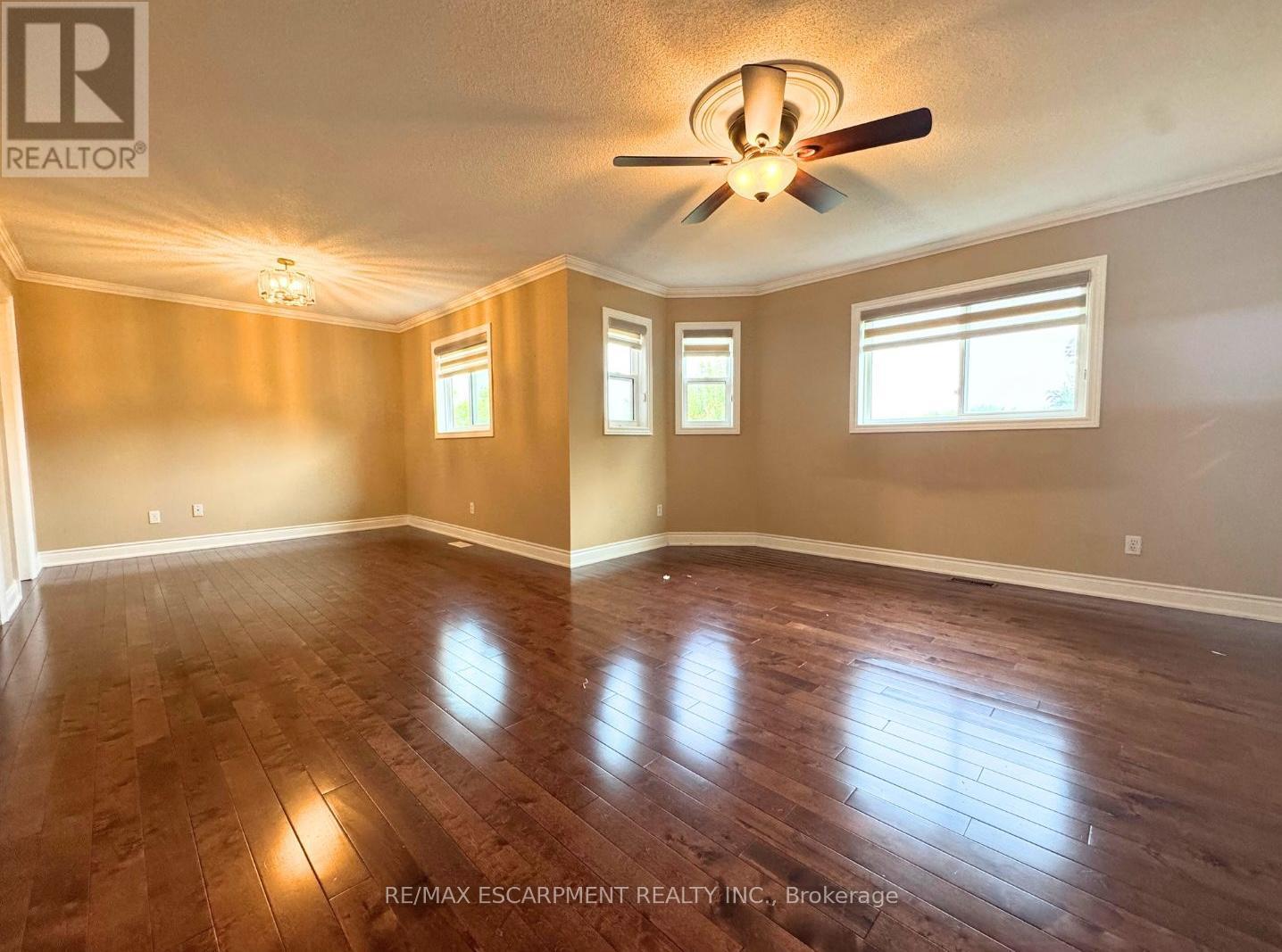 Photo 13 of 1362 Pilgrims Way, Oakville ON