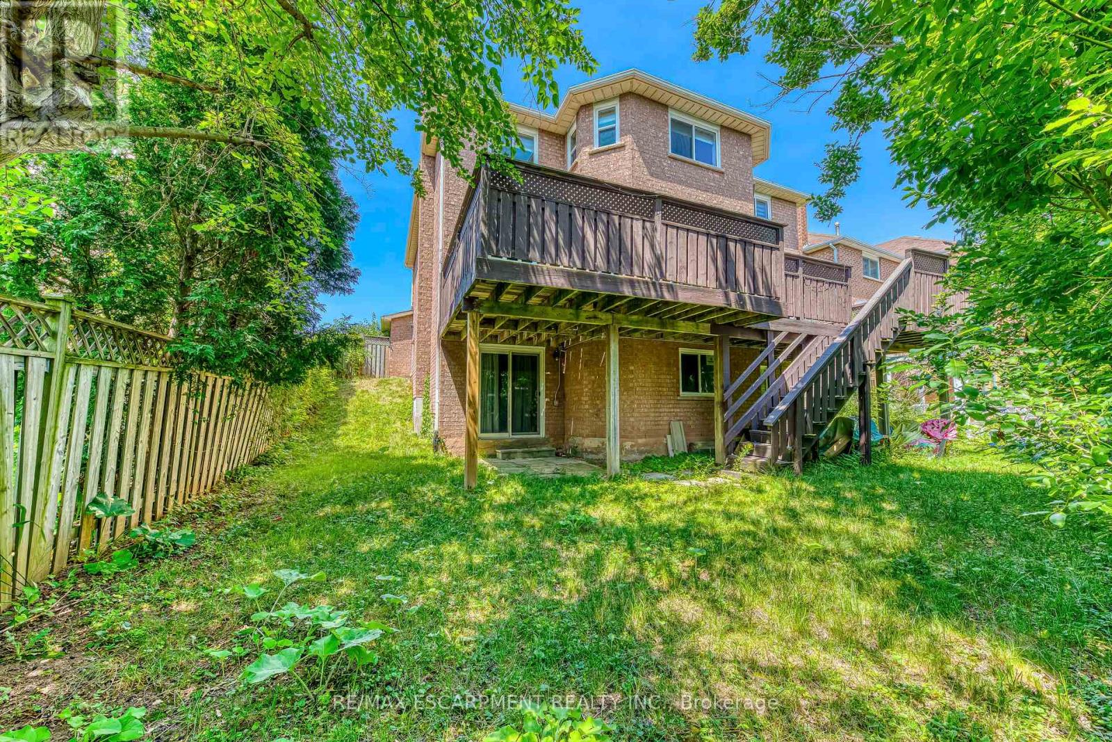 Photo 8 of 1362 Pilgrims Way, Oakville ON